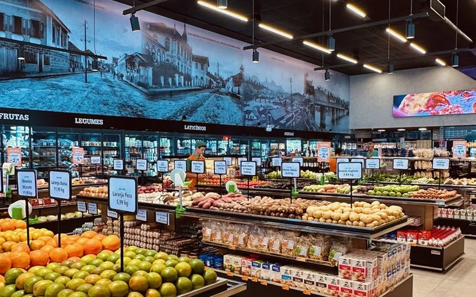 Góndolas de un supermercado